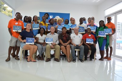 25 swim coaches receive FINA Level 2 Certification of Competence